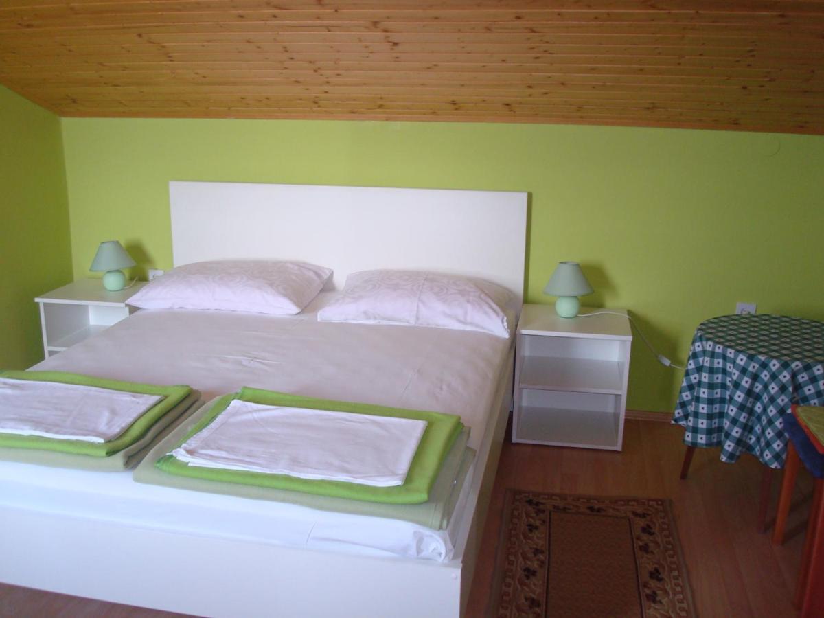 Apartmani Zafaranic Цриквеница Экстерьер фото